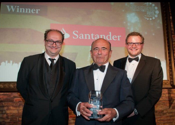 Emilio Botín recibe el galardón del Banco Santander